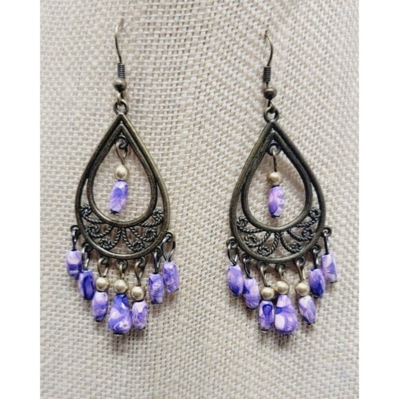 Vintage Brass Tone Pink & Purple plastic beaded Boho Dangly Earrings - Picture 1 of 3